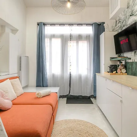 Atypique Et Calme Avec Parking Apartment